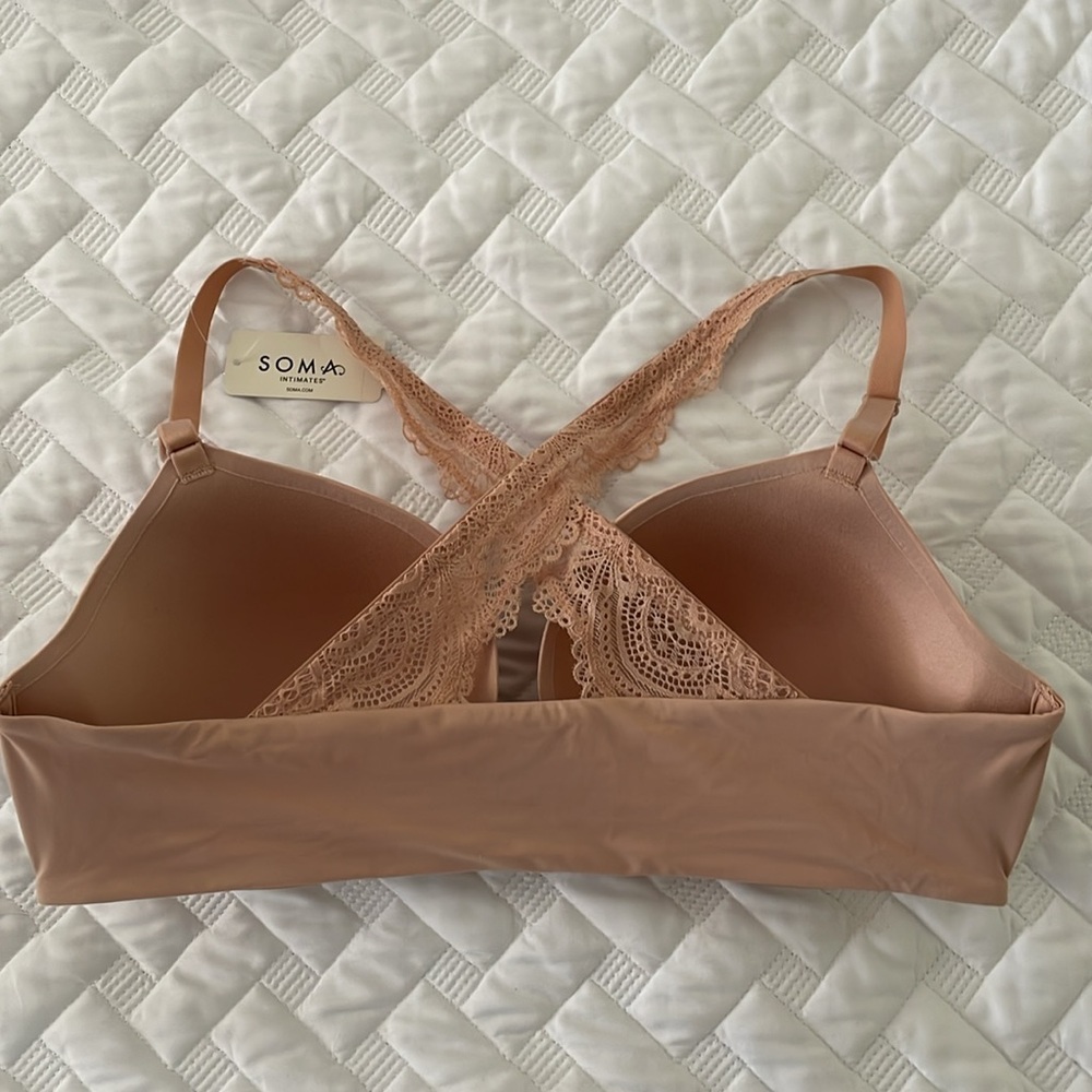 Soma Enbliss Luxe front close lace back bra. New with tags.